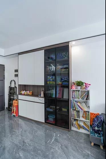 100㎡三居室，打造現(xiàn)代風(fēng)生活的高雅與舒適